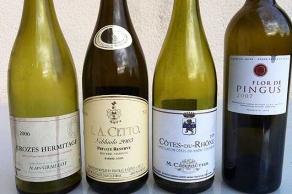 Cuatro vinos diferentes